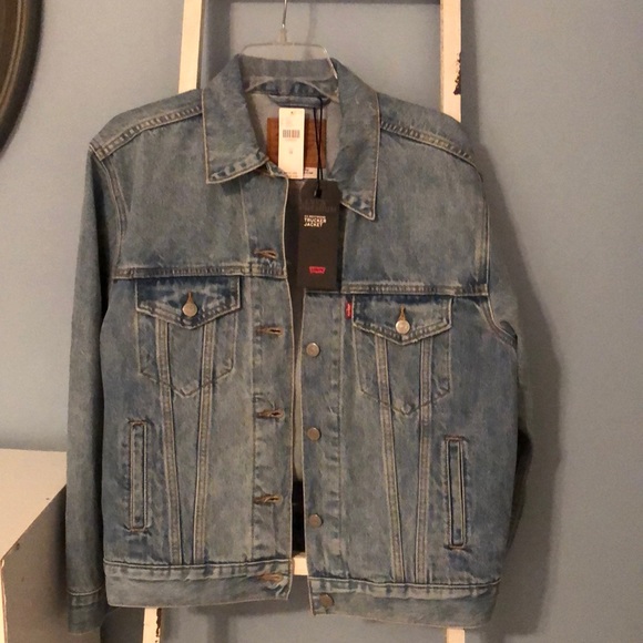 Levi's Jackets & Blazers - Levi Ex-boyfriend Trucker Jean Jacket
